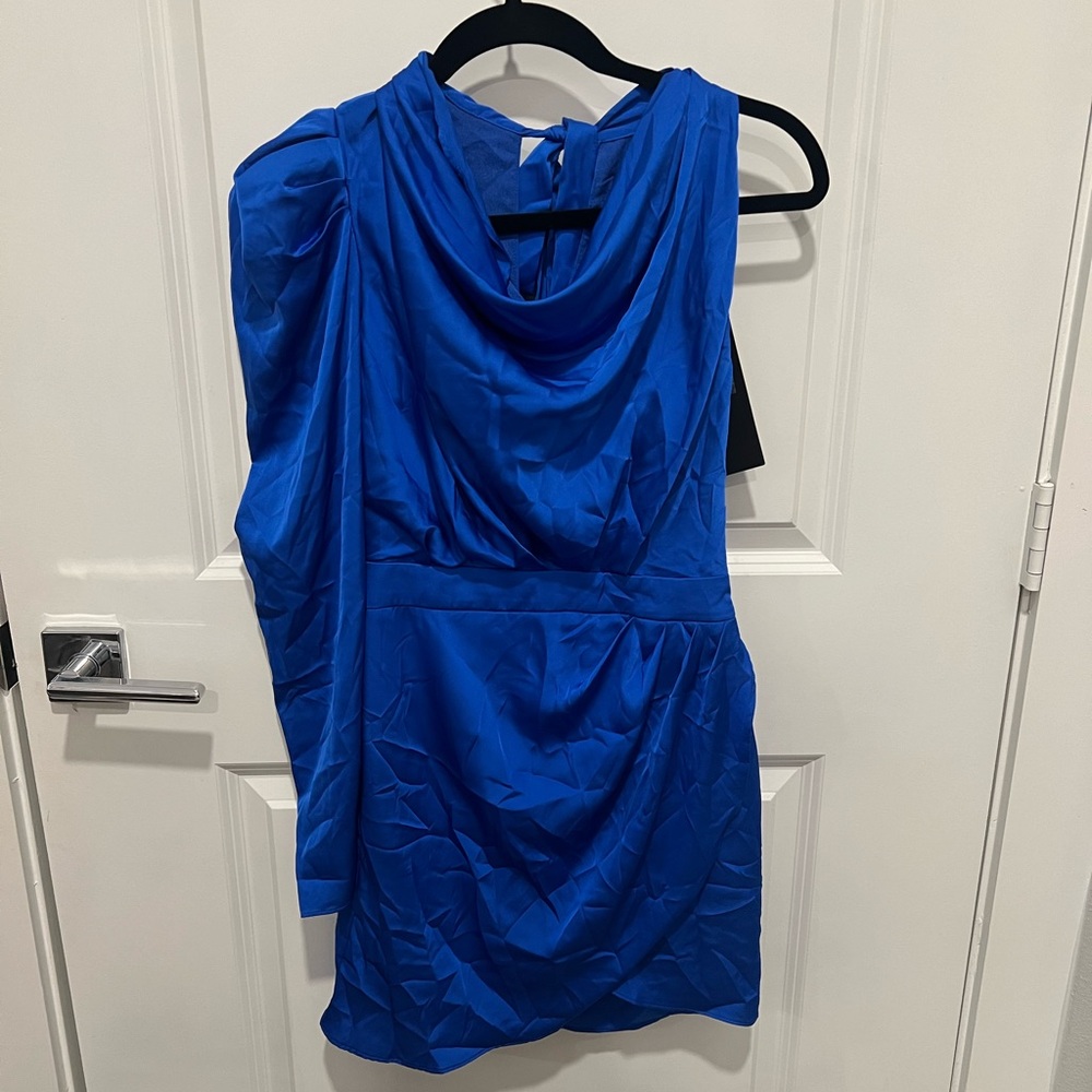 Do+Be One Shoulder Blue Mini Dress
Size Small NWT